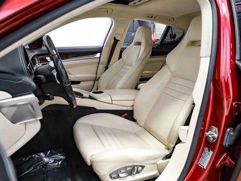 Used 2016 Porsche Panamera Turbo image 32