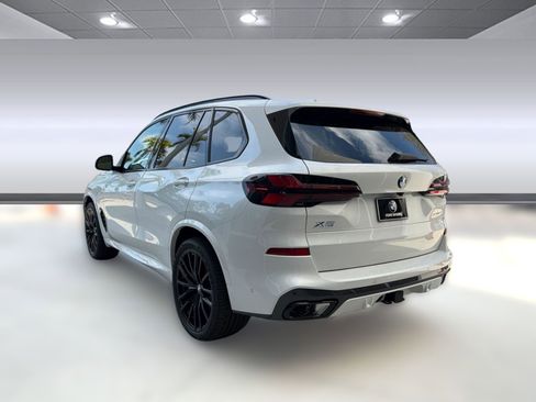New 2026 BMW X5 xDrive40i w/ M Sport Package AWD/4WD image 3