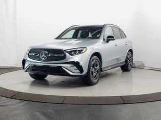 Used 2025 Mercedes-Benz GLC 350e 4MATIC w/ AMG Line video 3