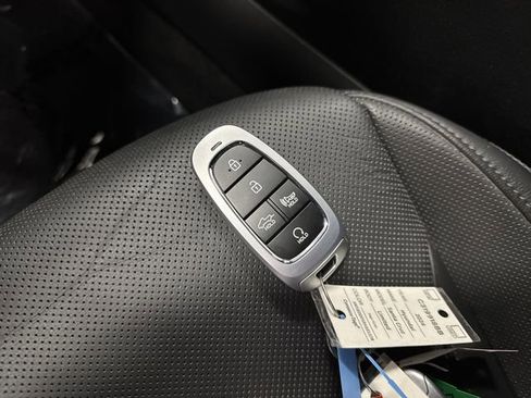 Used 2024 Hyundai Santa Cruz Limited image 29