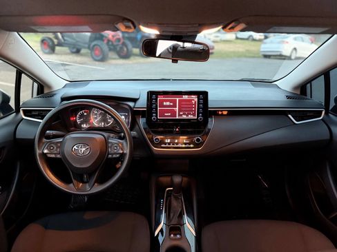 Used 2022 Toyota Corolla LE FWD image 21