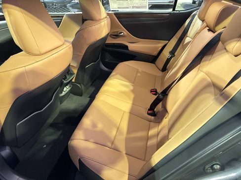 New 2025 Lexus ES 350 w/ Premium Package image 13