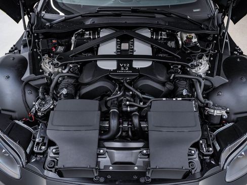 Used 2023 Aston Martin V12 Vantage V12 image 45