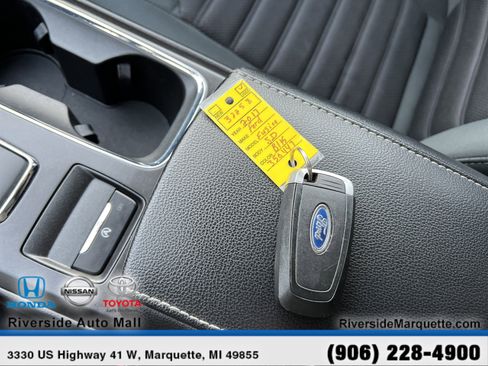 Used 2017 Ford Fusion SE w/ Fusion SE Technology Package image 26