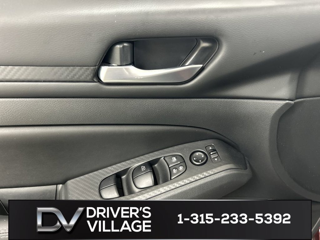 Used 2024 Nissan Altima 2.5 SV AWD/4WD image 11