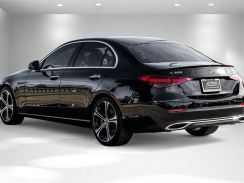 Used 2022 Mercedes-Benz C 300 Sedan w/ Exclusive Trim Package image 11