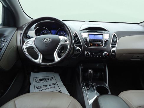 Used 2011 Hyundai Tucson GLS image 11