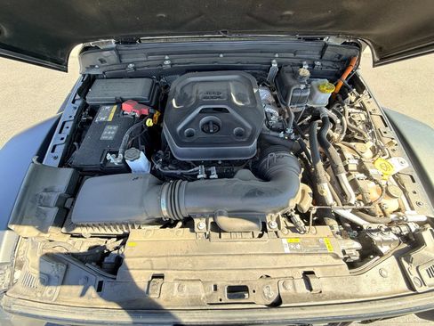 Used 2024 Jeep Wrangler Unlimited AWD/4WD image 3