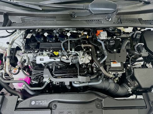 Used 2024 Toyota Prius XLE FWD image 32