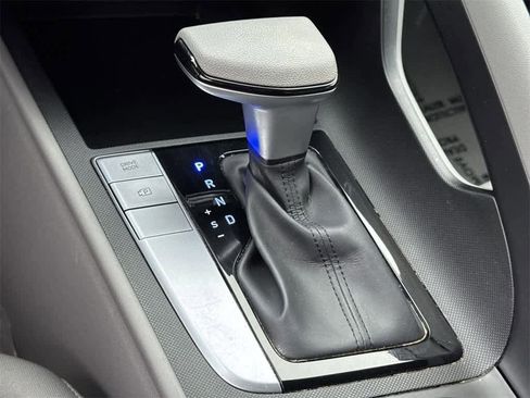 Used 2023 Hyundai Elantra SEL image 17