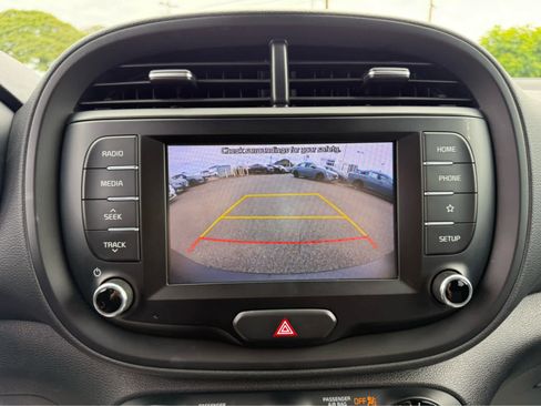 Used 2020 Kia Soul LX FWD image 8