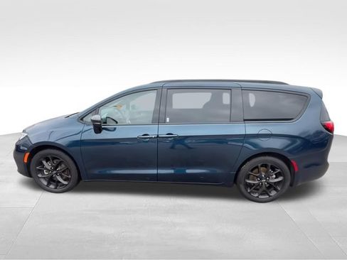 Used 2025 Chrysler Pacifica Limited FWD image 5