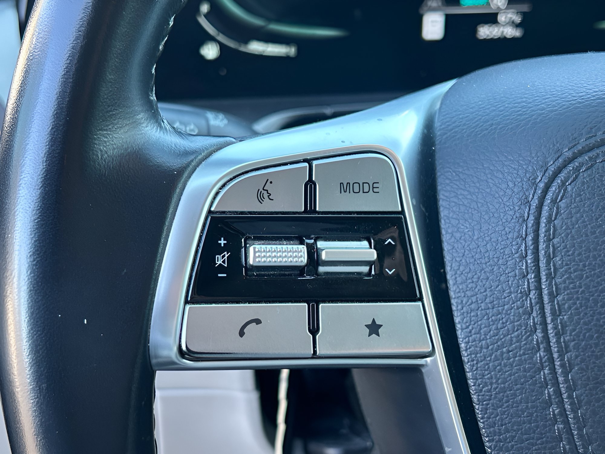 Used 2023 Kia Telluride S AWD/4WD image 23