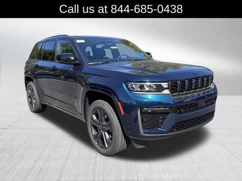 New 2027 Jeep Grand Cherokee Limited AWD/4WD image 3