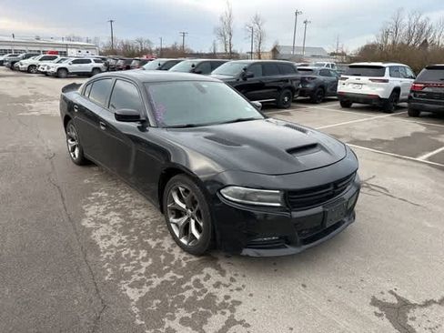 Used 2017 Dodge Charger R/T w/ Plus Group image 25
