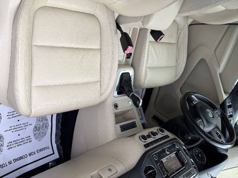 Used 2013 Volkswagen Tiguan SE FWD image 19