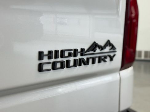 Used 2024 Chevrolet Silverado 1500 High Country w/ High Country Premium Package image 40