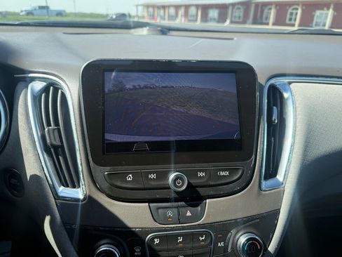 Used 2022 Chevrolet Malibu LT FWD image 12