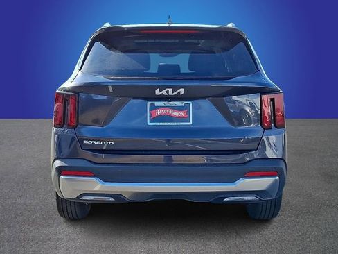 Used 2025 Kia Sorento S w/ Panoramic Sunroof Package image 5
