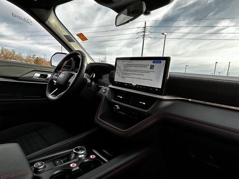 Used 2025 Ford Explorer ST-Line image 15