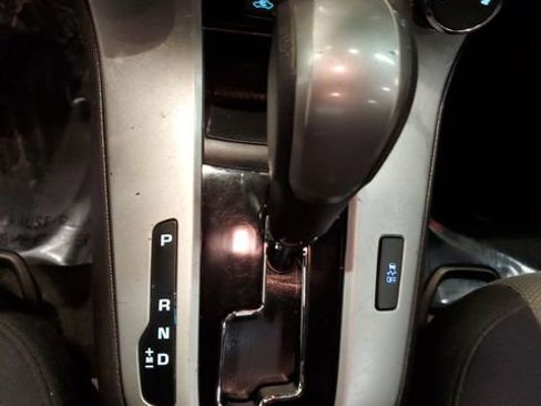 Used 2015 Chevrolet Cruze LS image 25