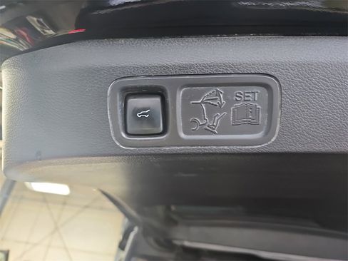 Used 2018 Ford Expedition Platinum image 13