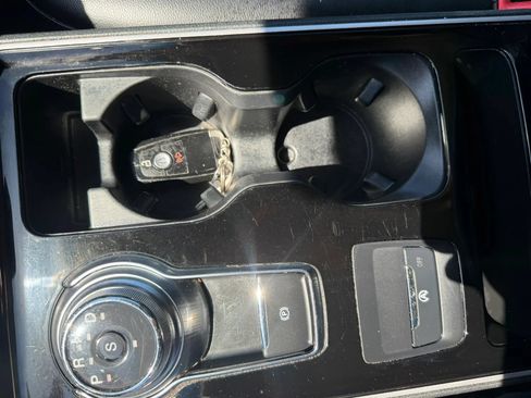 Used 2020 Ford Edge SEL AWD/4WD image 24
