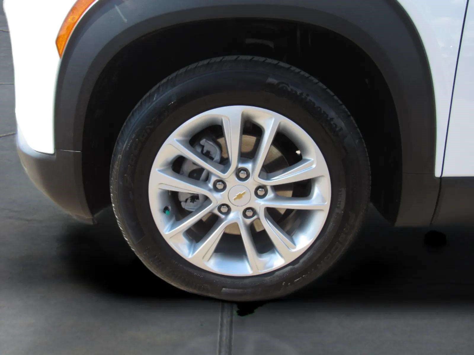 Used 2026 Chevrolet TrailBlazer LS w/ LS Confidence Package FWD image 4
