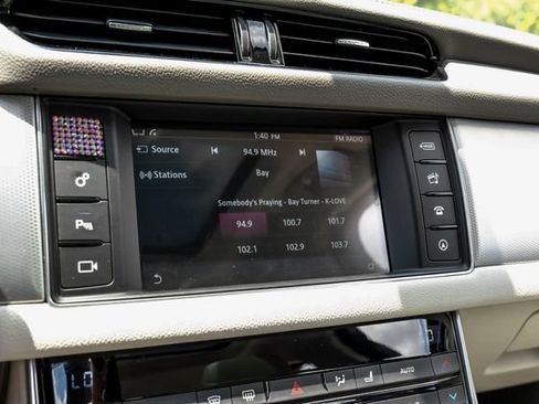 Used 2016 Jaguar XF Prestige RWD image 36