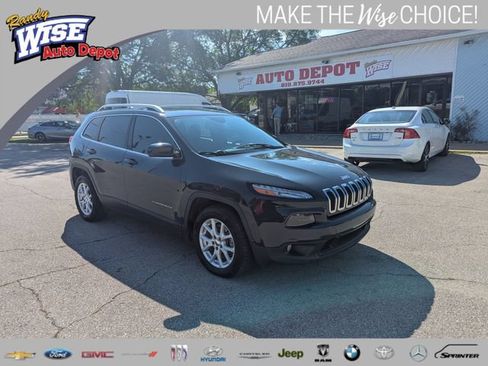 Used 2018 Jeep Cherokee Latitude Plus FWD image 1