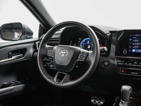 Used 2026 Toyota Camry SE image 17