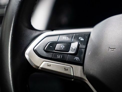 Used 2025 Volkswagen Atlas Cross Sport SE image 20