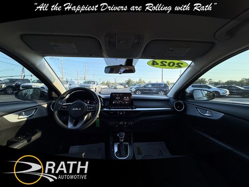 Used 2024 Kia Forte LX image 18