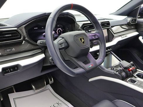 Used 2025 Lamborghini Urus SE AWD/4WD image 29