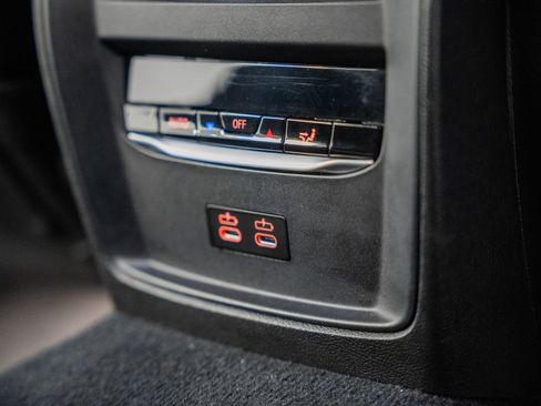 Used 2023 BMW 330i xDrive Sedan w/ M Sport Package image 39