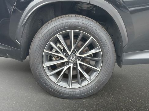 Used 2025 Lexus NX 250 FWD w/ Towing Package (2000 Lbs) image 17