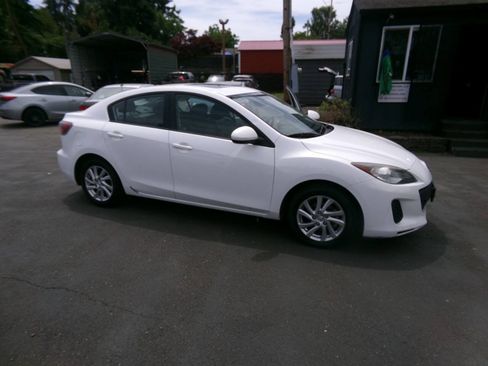 Used 2012 MAZDA MAZDA3 i Grand Touring w/ Tech Pkg FWD image 1