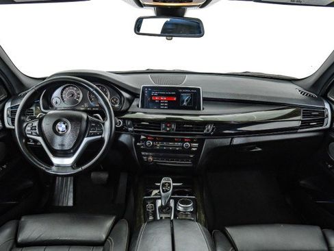 Used 2018 BMW X5 xDrive50i w/ Premium Package image 12