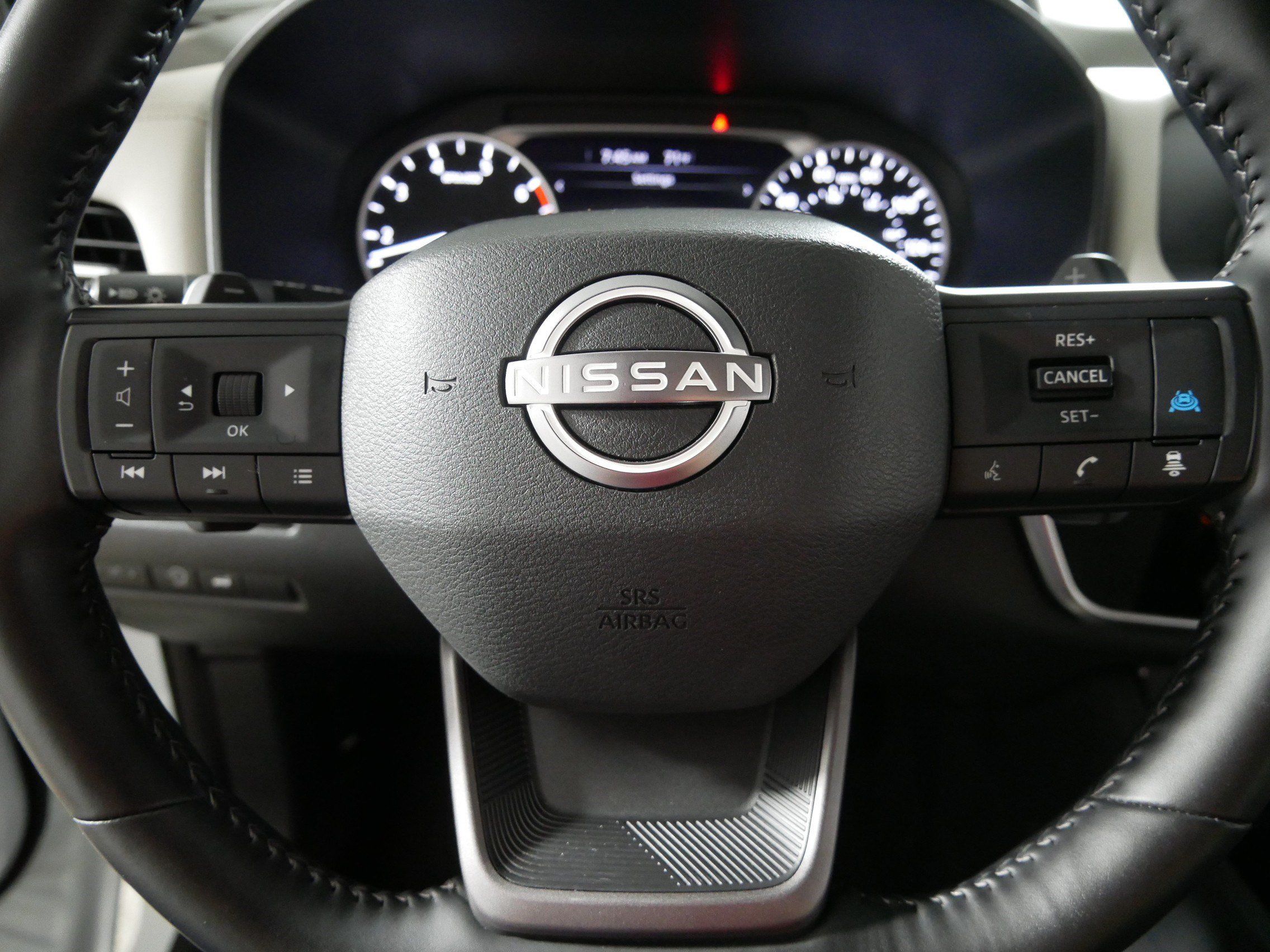 Used 2025 Nissan Rogue SV AWD/4WD image 25