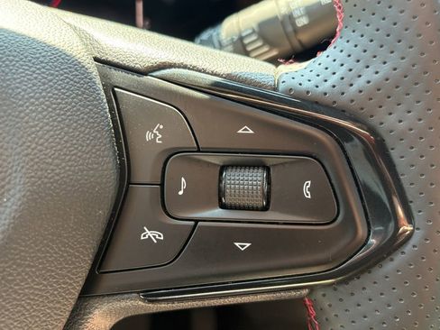 Used 2025 Chevrolet TrailBlazer RS w/ Convenience Package image 19