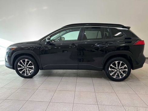 Certified 2024 Toyota Corolla Cross XLE image 3