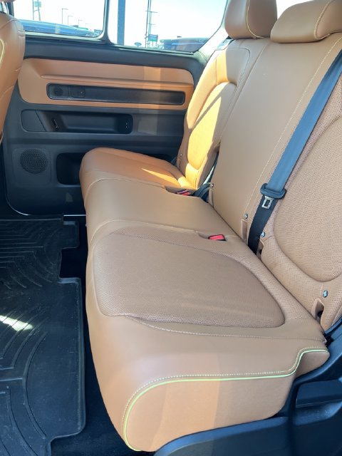 Used 2025 Volkswagen ID. Buzz Pro S RWD image 6