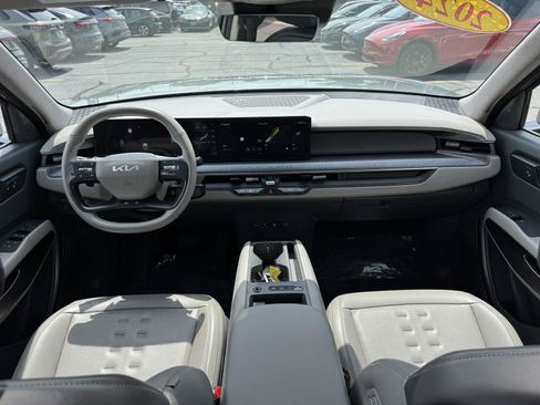 Used 2024 Kia EV9 Wind AWD/4WD image 38