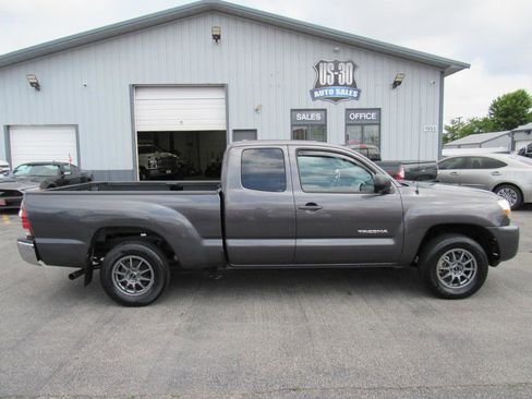Used 2010 Toyota Tacoma 2WD Access Cab image 7