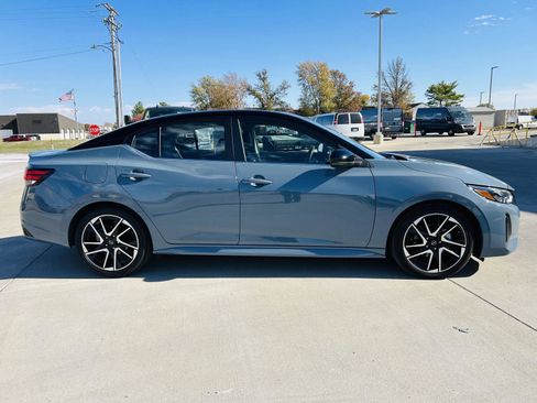 Used 2024 Nissan Sentra SR w/ SR Premium Package image 40