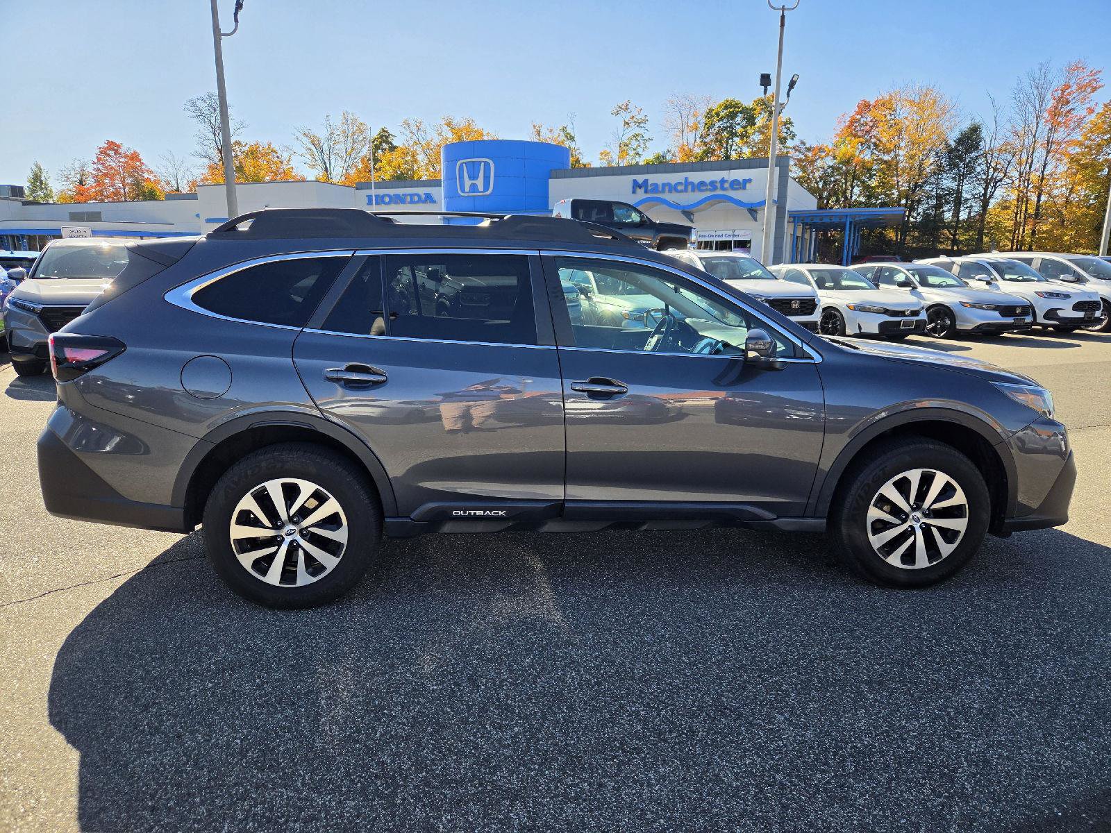 Used 2021 Subaru Outback Premium AWD/4WD image 5