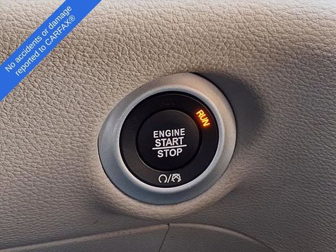 Used 2023 Chrysler Pacifica Limited image 29