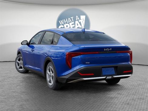 New 2025 Kia K4 LXS image 4
