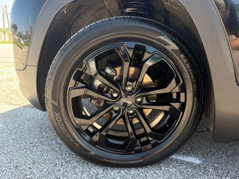 Used 2020 GMC Terrain SLE w/ Elevation Edition AWD/4WD image 3