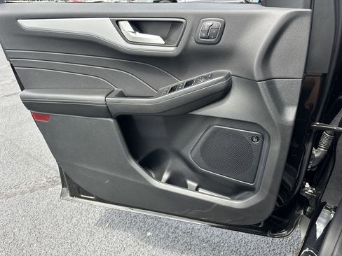 New 2025 Ford Escape SE w/ PHEV Premium Package image 18